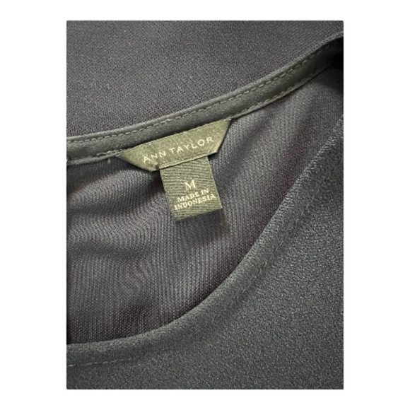 ✨ EUC ANN TAYLOR Navy Sleeveless Shell with Floral Appliqué Hem | Women’s Sz M - Picture 6 of 8